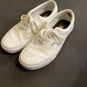 Men’s white vans